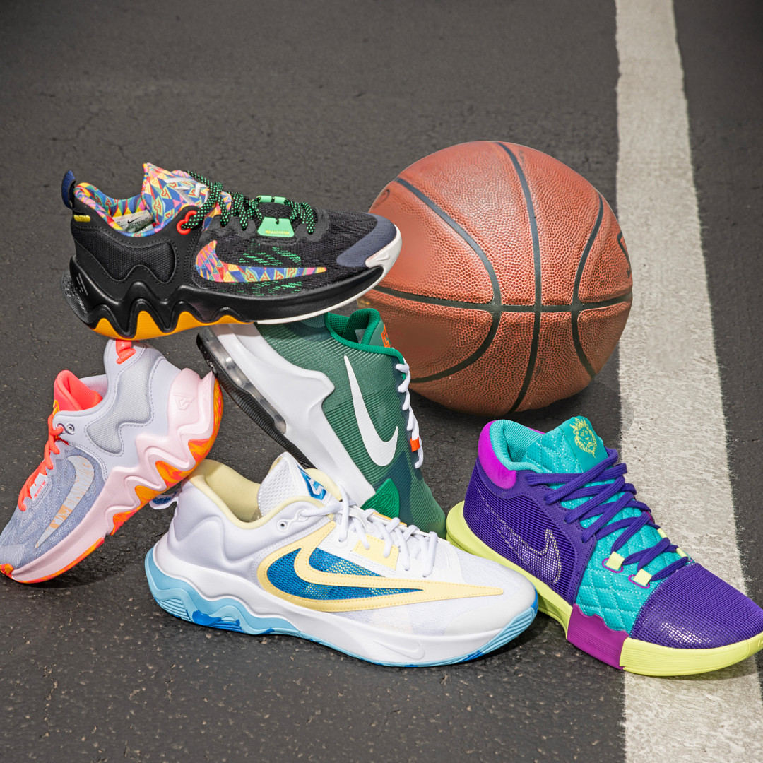Basketball shoes and basketball
